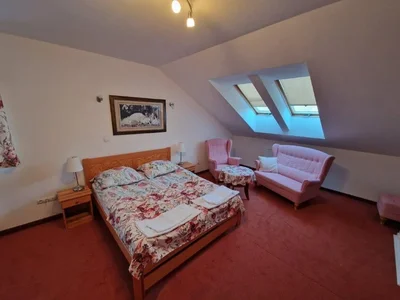 Pokój hotelowy (plik:20251021_090703.webp)