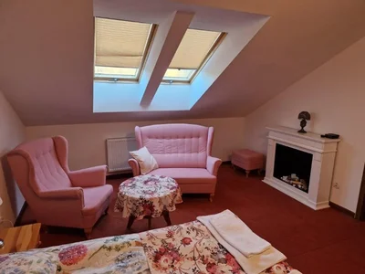 Pokój hotelowy (plik:20251021_090716.webp)