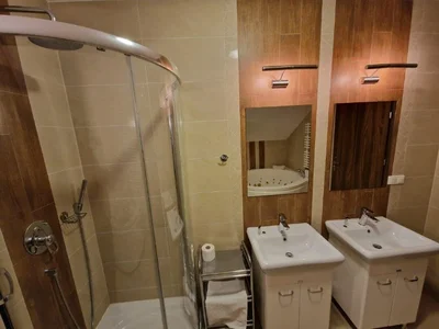 Pokój hotelowy (plik:20251021_090748.webp)