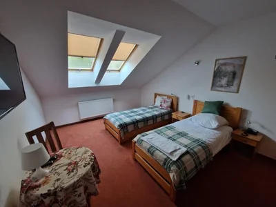 Pokój hotelowy (plik:20251021_090924.webp)