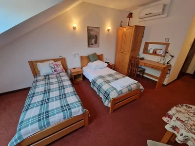 Pokój hotelowy (plik:20251021_091026.webp)